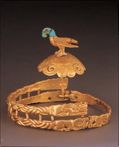 鷹型金冠飾り（一級文物）内モンゴル博物院所蔵