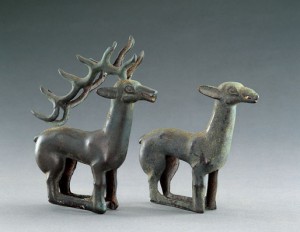 青銅製鹿形装飾具 内モンゴル博物院所蔵