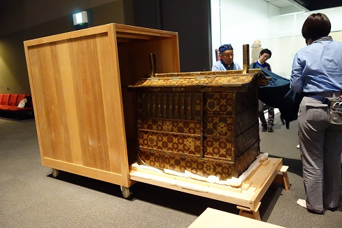 職員日誌_展示替え作業