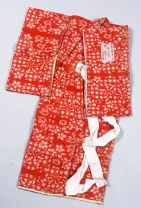 赤地格子桜楓紋様着物 1910年（明治43）