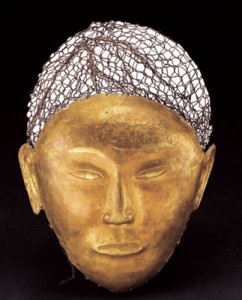 黄金のマスク（一級文物） 　内モンゴル自治区文物考古研究所所蔵